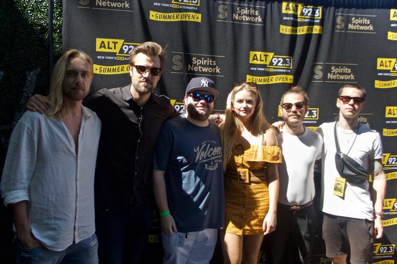 Smith & Thell Meet Fans at ALT 92.3 Summer Open Set 2