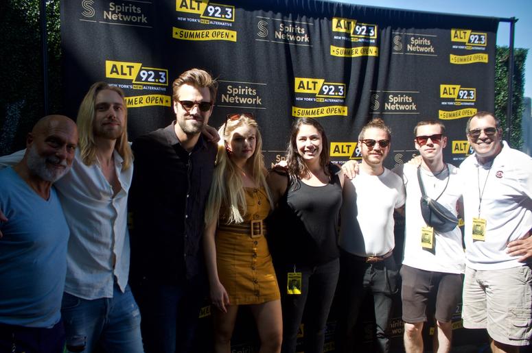 Smith & Thell Meet Fans at ALT 92.3 Summer Open Set 2