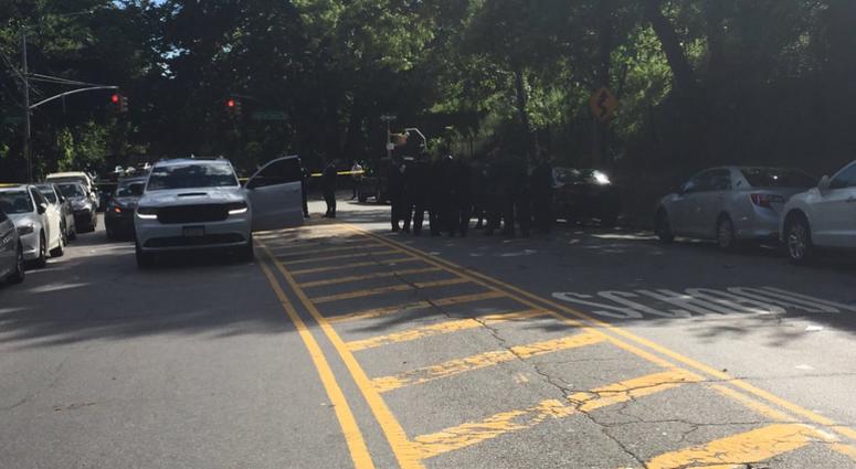 Off-duty police vehicle involved in the crash before the shooting Bronx shooting off-duty cop