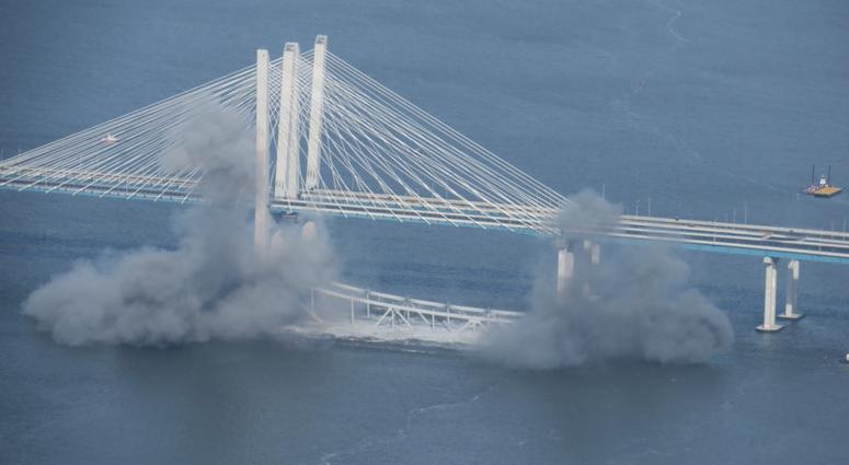 The bridge goes down in smoke. Tappan Zee Bridge