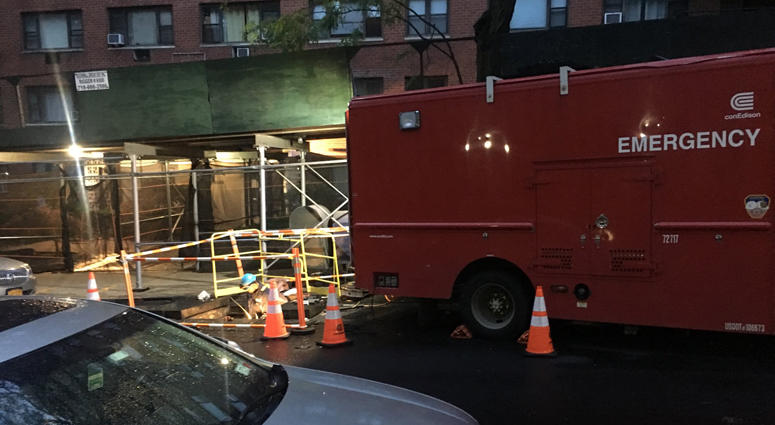 Con Edison working to make repairs in Kew Gardens, Queens. Con Edison power repairs in Queens