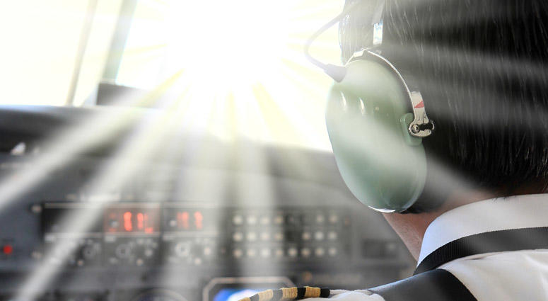 Laser Pointer Aimed At Cockpit Laser Pointer Aimed At Cockpit