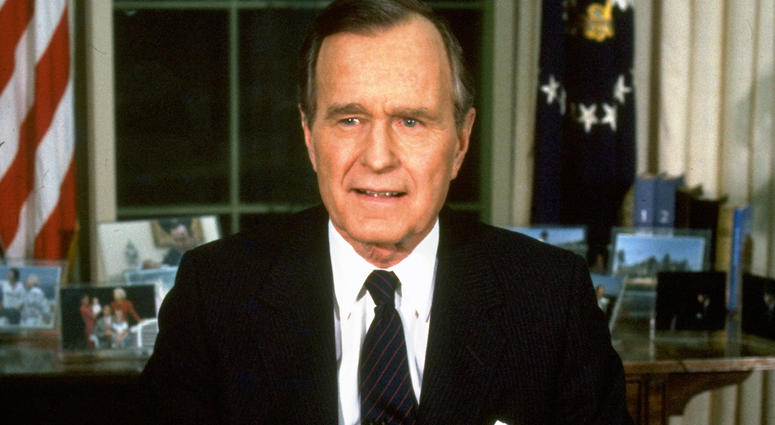 Pres. Bush addressing nation fr. WH Oval Office re start of OP Desert Storm, ushering in gulf war. George H.W. Bush