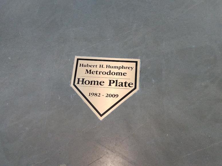 The bronze dish The plate