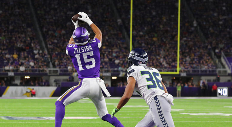 A preseason catch for Brandon Zylstra Brandon Zylstra makes the catch