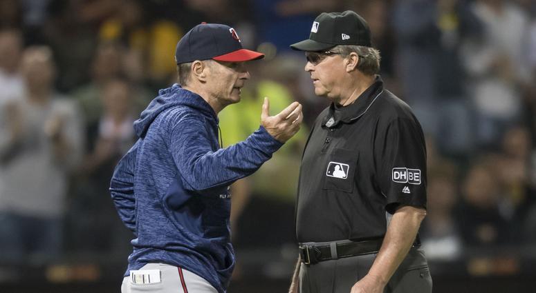 Molitor and umpire