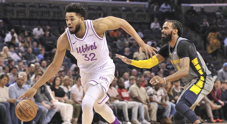 Karl-Anthony Towns drives to the hoop Karl-Anthony Towns drives at Memphis