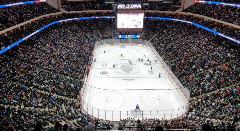 Boys high school hockey at the X Full house at the X for high school hockey