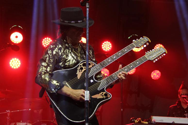 Richie Sambora & Orianthi RSO Perform at The Rock & Roll Hall of Fame & Museum Richie Sambora & Orianthi RSO Perform at The Rock & Roll Hall of Fame & Museum