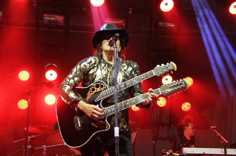 Richie Sambora & Orianthi RSO Perform at The Rock & Roll Hall of Fame & Museum Richie Sambora & Orianthi RSO Perform at The Rock & Roll Hall of Fame & Museum