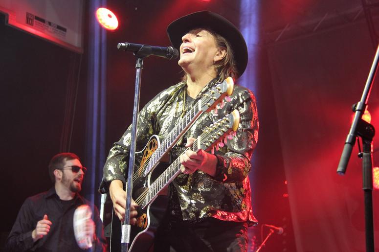 Richie Sambora & Orianthi RSO Perform at The Rock & Roll Hall of Fame & Museum Richie Sambora & Orianthi RSO Perform at The Rock & Roll Hall of Fame & Museum
