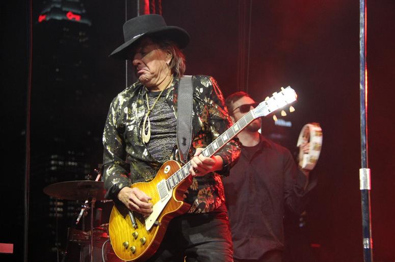 Richie Sambora & Orianthi RSO Perform at The Rock & Roll Hall of Fame & Museum Richie Sambora & Orianthi RSO Perform at The Rock & Roll Hall of Fame & Museum