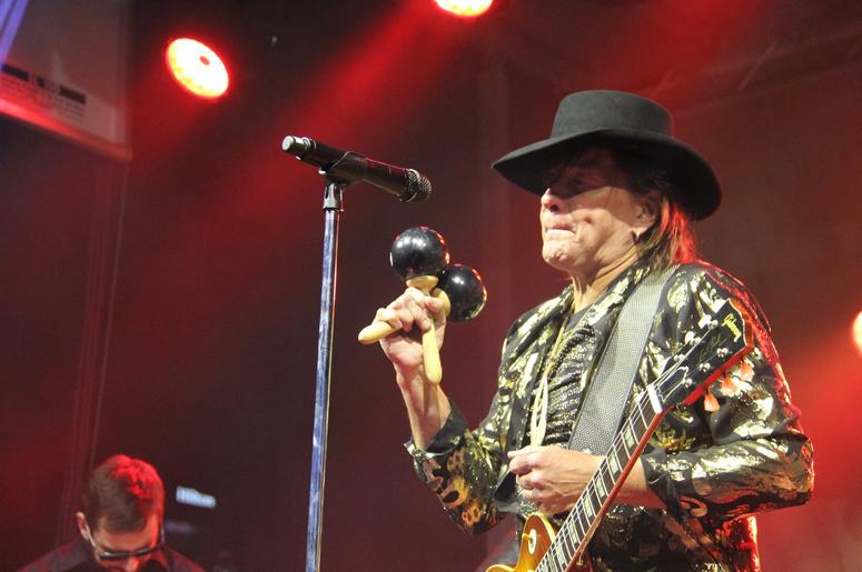 Richie Sambora & Orianthi RSO Perform at The Rock & Roll Hall of Fame & Museum Richie Sambora & Orianthi RSO Perform at The Rock & Roll Hall of Fame & Museum