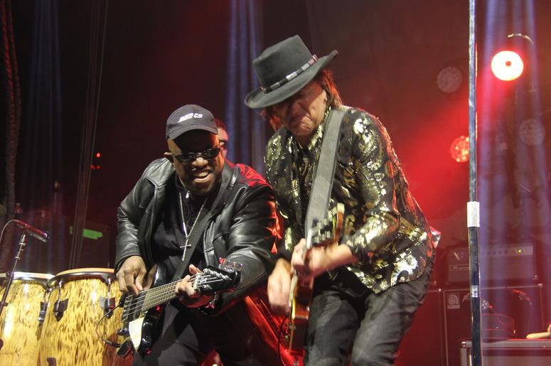 Richie Sambora & Orianthi RSO Perform at The Rock & Roll Hall of Fame & Museum Richie Sambora & Orianthi RSO Perform at The Rock & Roll Hall of Fame & Museum