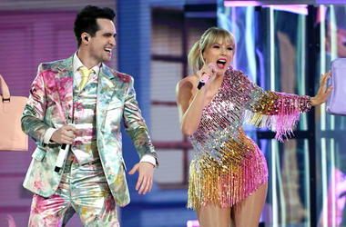 Taylor Swift (L) and Brendon Urie of Panic! at the Disco perform during the 2019 Billboard Music Awards at MGM Grand Garden Arena on May 1, 2019 in Las Vegas, Nevada Taylor Swift (L) and Brendon Urie of Panic! at the Disco perform during the 2019 Billboard Music Awards at MGM Grand Garden Arena on May 1, 2019 in Las Vegas, Nevada