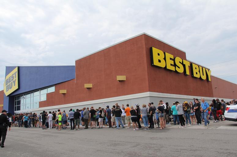 Anthony Russo Avengers: Endgame Signing at Best Buy Cleveland Anthony Russo Avengers: Endgame Signing at Best Buy Cleveland
