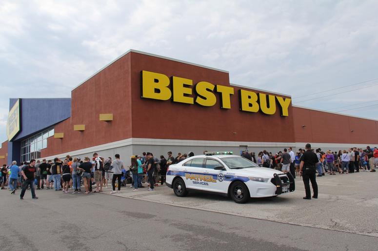 Anthony Russo Avengers: Endgame Signing at Best Buy Cleveland Anthony Russo Avengers: Endgame Signing at Best Buy Cleveland