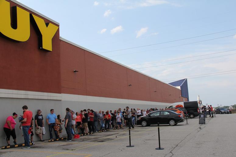 Anthony Russo Avengers: Endgame Signing at Best Buy Cleveland Anthony Russo Avengers: Endgame Signing at Best Buy Cleveland