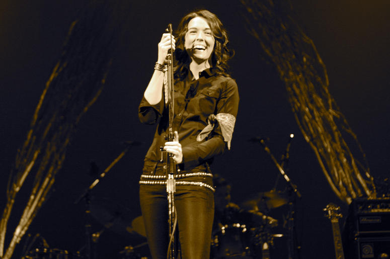Brandi Carlile performs Brandi Carlile performs