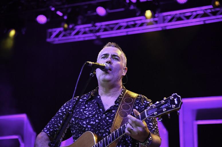 Ed Robertson of Barenaked Ladies perform Ed Robertson of Barenaked Ladies perform