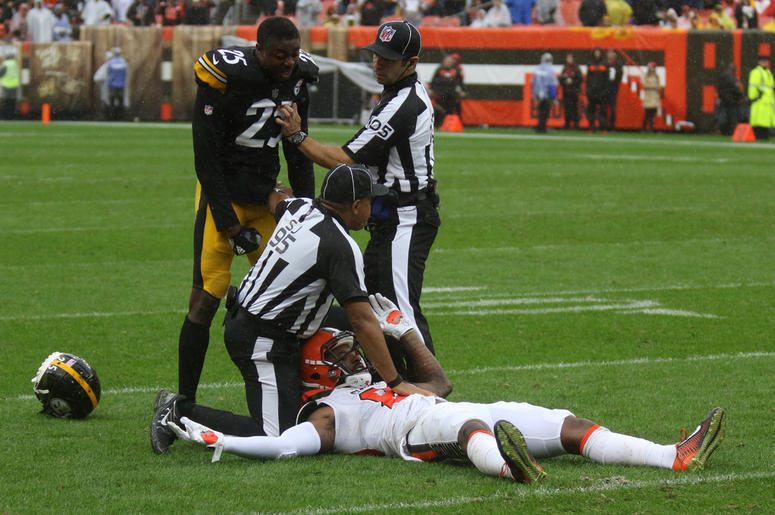 Pittsburgh Steelers at Cleveland Browns Pittsburgh Steelers at Cleveland Browns