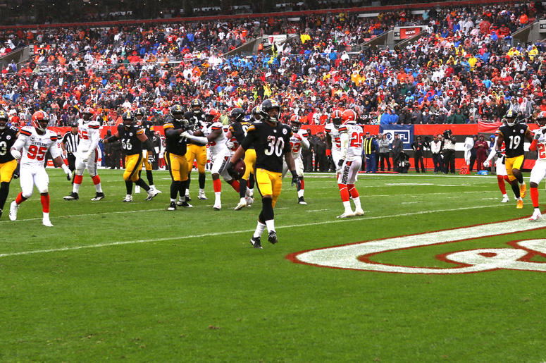 Pittsburgh Steelers at Cleveland Browns Pittsburgh Steelers at Cleveland Browns