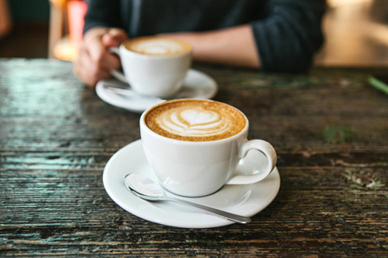 A latte with heart art