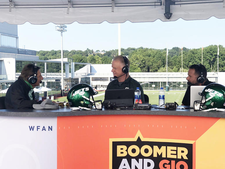 Jets great Joe Namath with Boomer and Gio on Aug. 12, 2019 Jets great Joe Namath with Boomer and Gio on Aug. 12, 2019