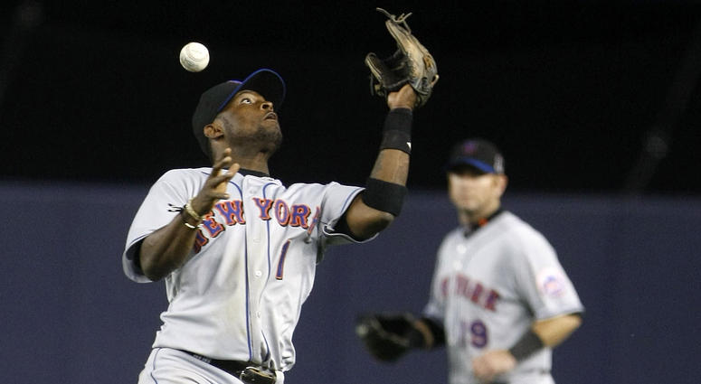The Mets' Luis Castillo (1) drops a ball hit by the Yankees' Alex Rodriguez during the ninth inning on June 12, 2009, at Yankee Stadium. The Mets' Luis Castillo (1) drops a ball hit by the Yankees' Alex Rodriguez during the ninth inning on June 12, 2009, at Yankee Stadium.