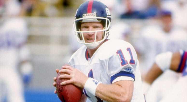 Giants QB Phil Simms looks to pass against the Chicago Bears on Sept. 5, 1993, at Soldier Field. Giants QB Phil Simms looks to pass against the Chicago Bears on Sept. 5, 1993, at Soldier Field.