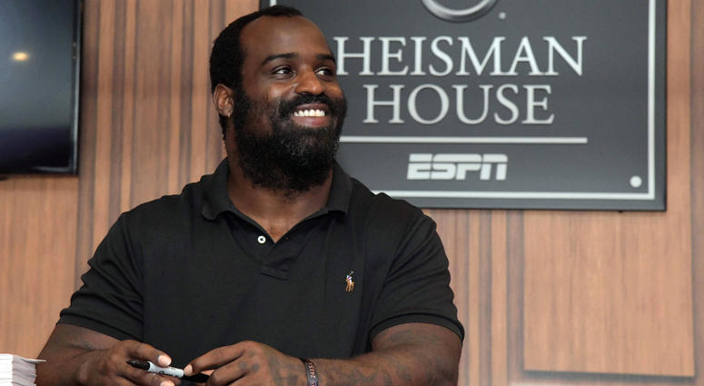 Sep 15, 2018; Austin, TX, USA; Texas Longhorns former running back and 1998 Heisman Trophy winner Ricky Williams signs autographs at the ESPN Heisman House at Darrell K Royal-Texas Memorial Stadium. Mandatory Credit: Kirby Lee-USA TODAY Sports Sep 15, 2018; Austin, TX, USA; Texas Longhorns former running back and 1998 Heisman Trophy winner Ricky Williams signs autographs at the ESPN Heisman House at Darrell K Royal-Texas Memorial Stadium. Mandatory Credit: Kirby Lee-USA TODAY Sports