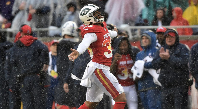 AFC strong safety Jamal Adams of the New York Jets reacts against the NFC in the Pro Bowl on Jan. 27, 2019, at Camping World Stadium in Orlando, Florida. AFC strong safety Jamal Adams of the New York Jets reacts against the NFC in the Pro Bowl on Jan. 27, 2019, at Camping World Stadium in Orlando, Florida.