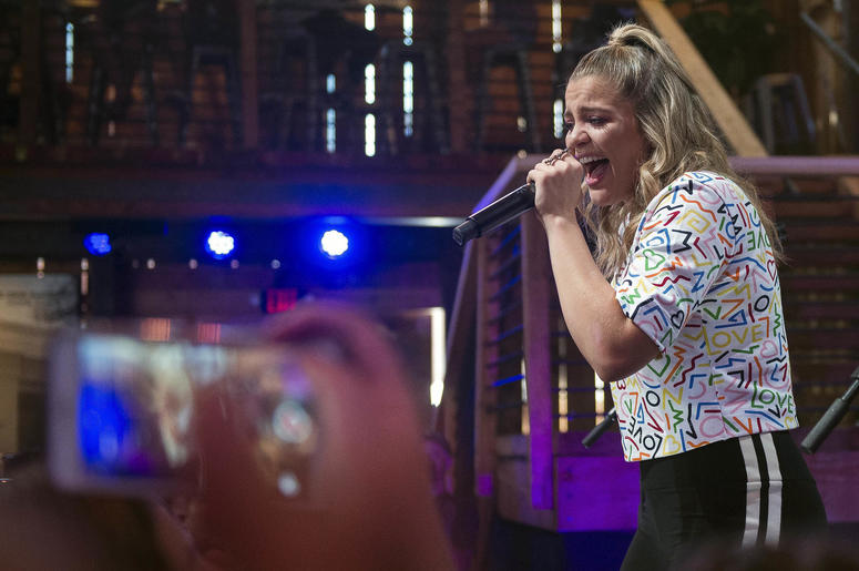 Lauren Alaina performs at the HGTV Lodge during the 2018 CMA Music Festival. Lauren Alaina performs at the HGTV Lodge during the 2018 CMA Music Festival.