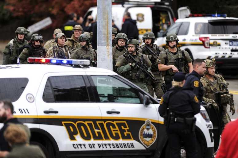 Police respond to the synagogue in Pittsburgh. police at pittsburgh synagogue