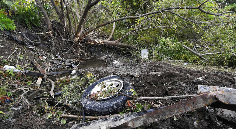 Debris after fatal limo crash