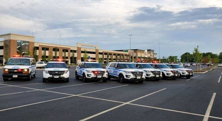Police at Staten Island mall Police at Staten Island mall