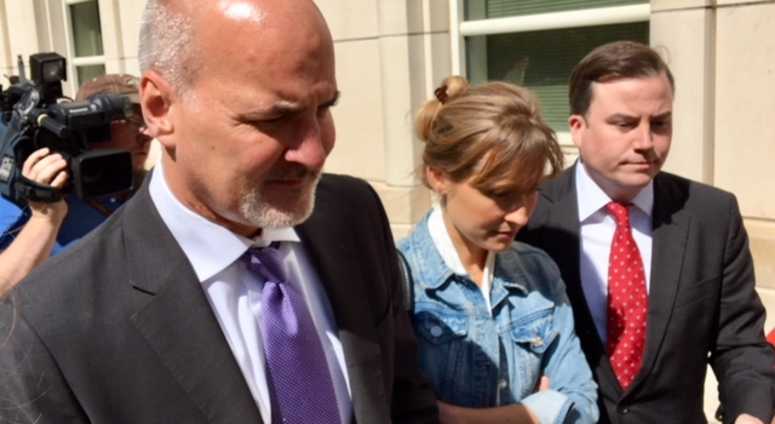 Allison Mack with lawyers at Brooklyn Federal Court