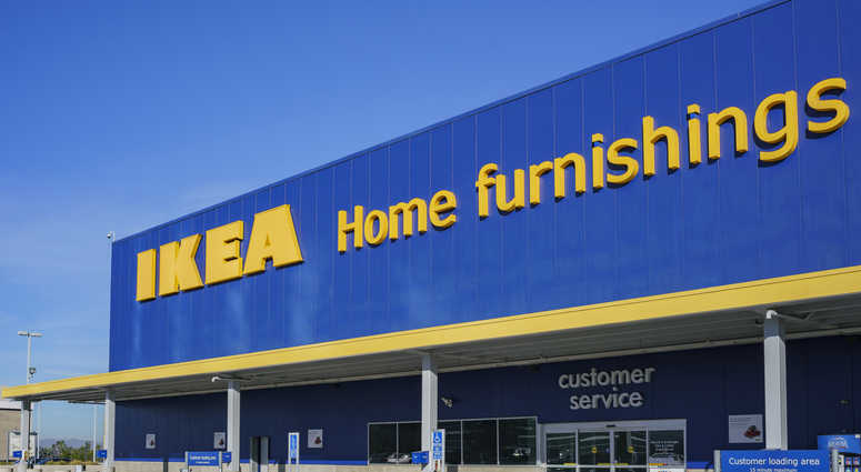 A child found a handgun while sitting on a sofa in Ikea. A child found a handgun while sitting on a sofa in Ikea.