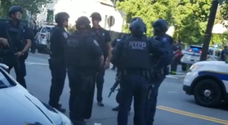 Police on scene of officer shooting on Staten Island Police on scene of officer shooting on Staten Island
