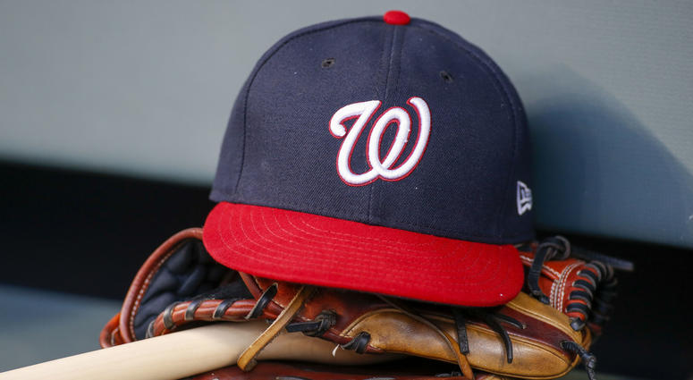 Washington Nationals hat and glove. washington_nationals_hat