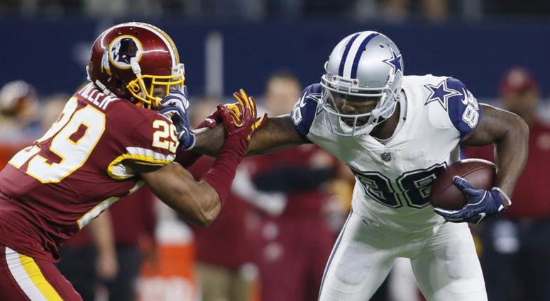 Dez Bryant makes a reception vs. the Redskins dez_bryant_redskins