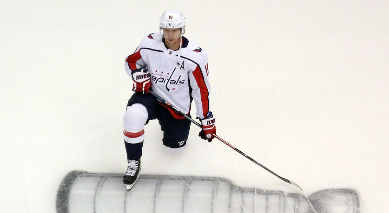 Nicklas Backstrom stretches on the ice ahead of Game 3 Nicklas_Backstrom