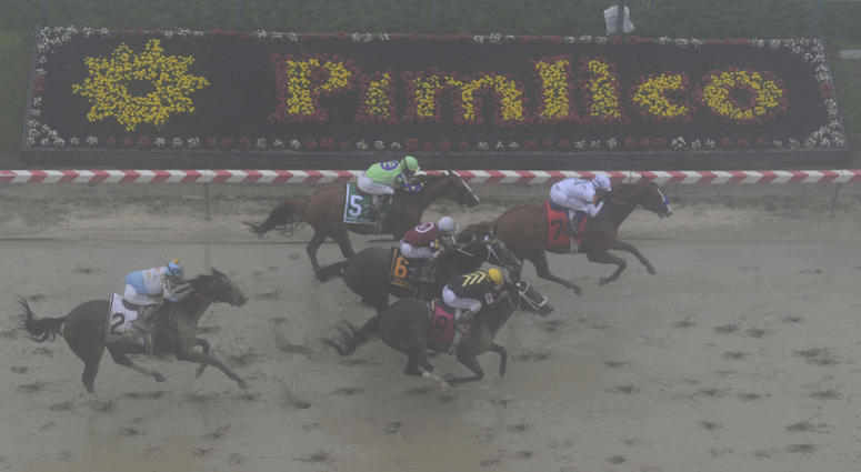 Justify edges out the competition during the Preakness Stakes Justify_Preakness_Stakes