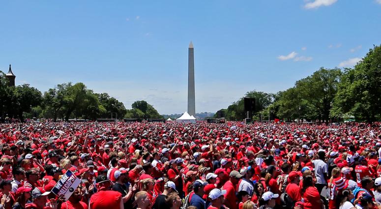 Washington Capitals fans celebrate capitals_caps_fan
