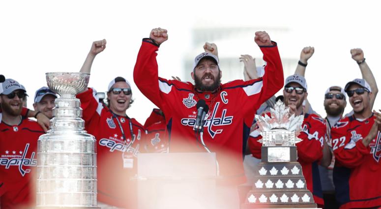 Alex Ovechkin addresses a monstrous Capitals crowd on the National Mall Alex_Ovechkin_Not_Gonna_Be_Fucking_Suck_This_Year