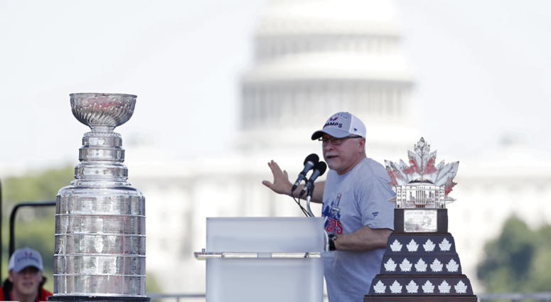 Capitals coach Barry Trotz speaks at the championship parade Barry_Trotz_Stanley_Cup