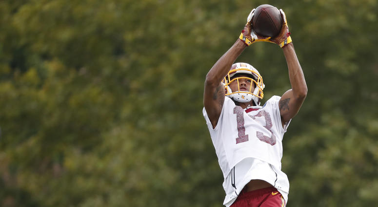 Redskins receiver Maurice Harris makes a catch in practice Maurice_Harris