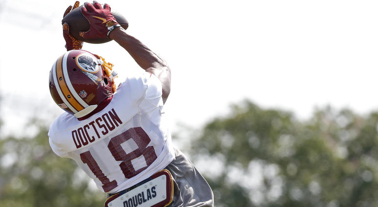 Josh Doctson catches a ball during individual drills at Redskins training camp Josh_Doctson