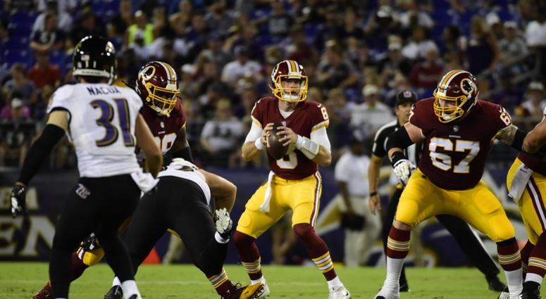 Kevin Hogan drops back to pass. Kevin_Hogan