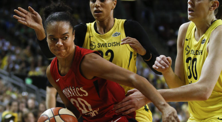 Kristi Toliver of the Washington Mystics. Kristi_Toliver